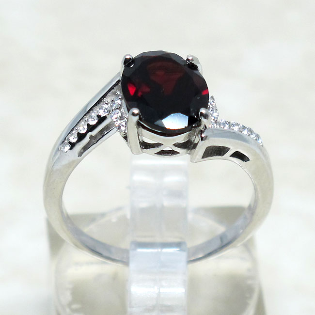 SUPERB 2 CT GENUINE AFRICAN GARNET 925 STERLING SILVER RING