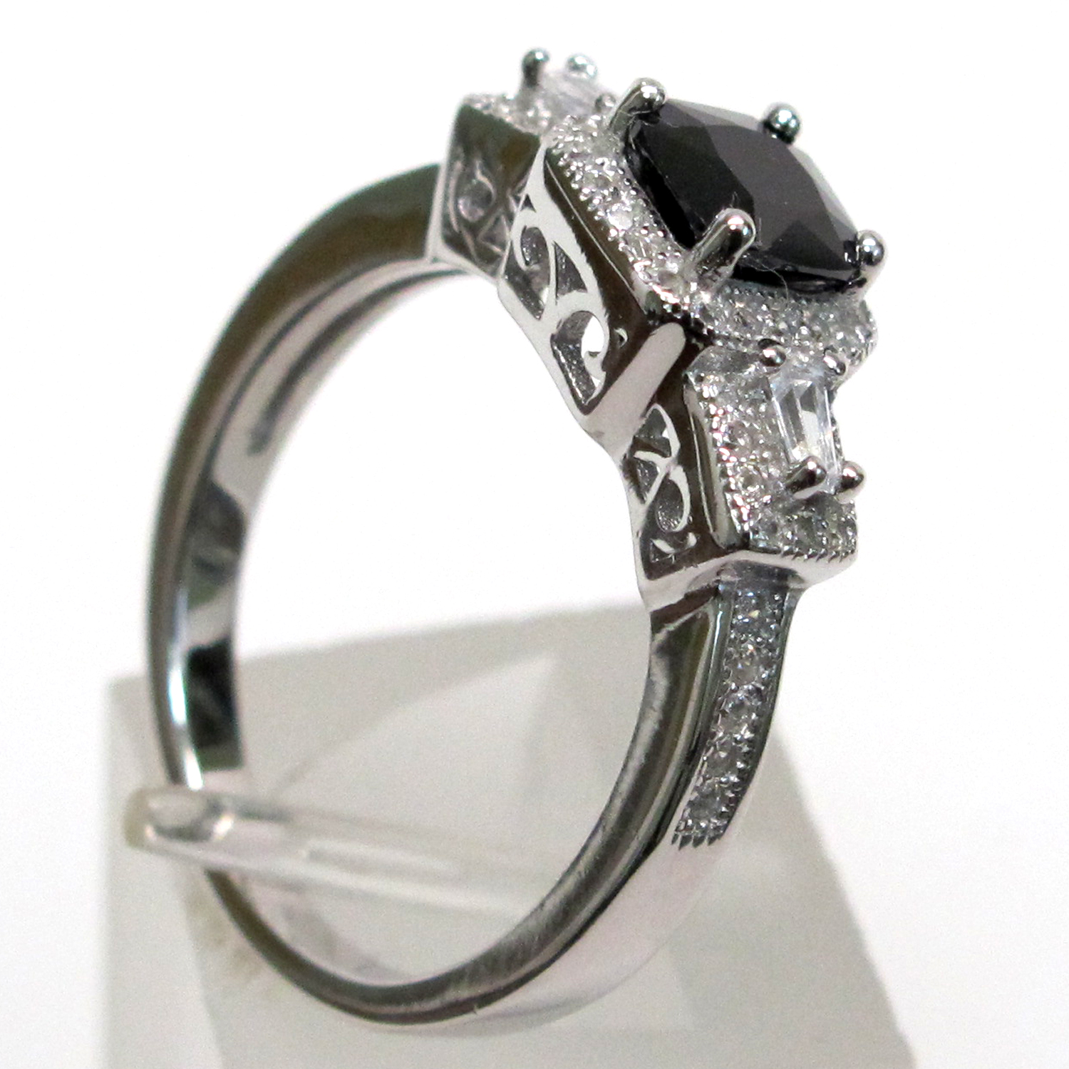 AWESOME BLACK STONE PRINCESS CUT 925 STERLING SILVER RING